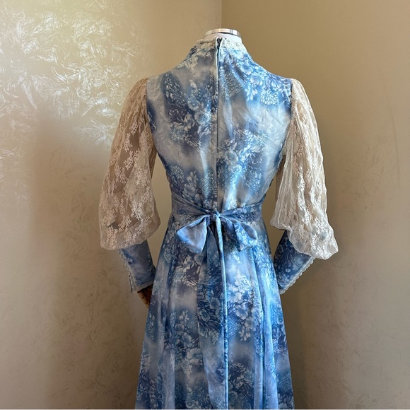 70s Vintage Gunne Sax Blue Floral Lace Boho Renaissance Festival Dress - Picture 13 of 15